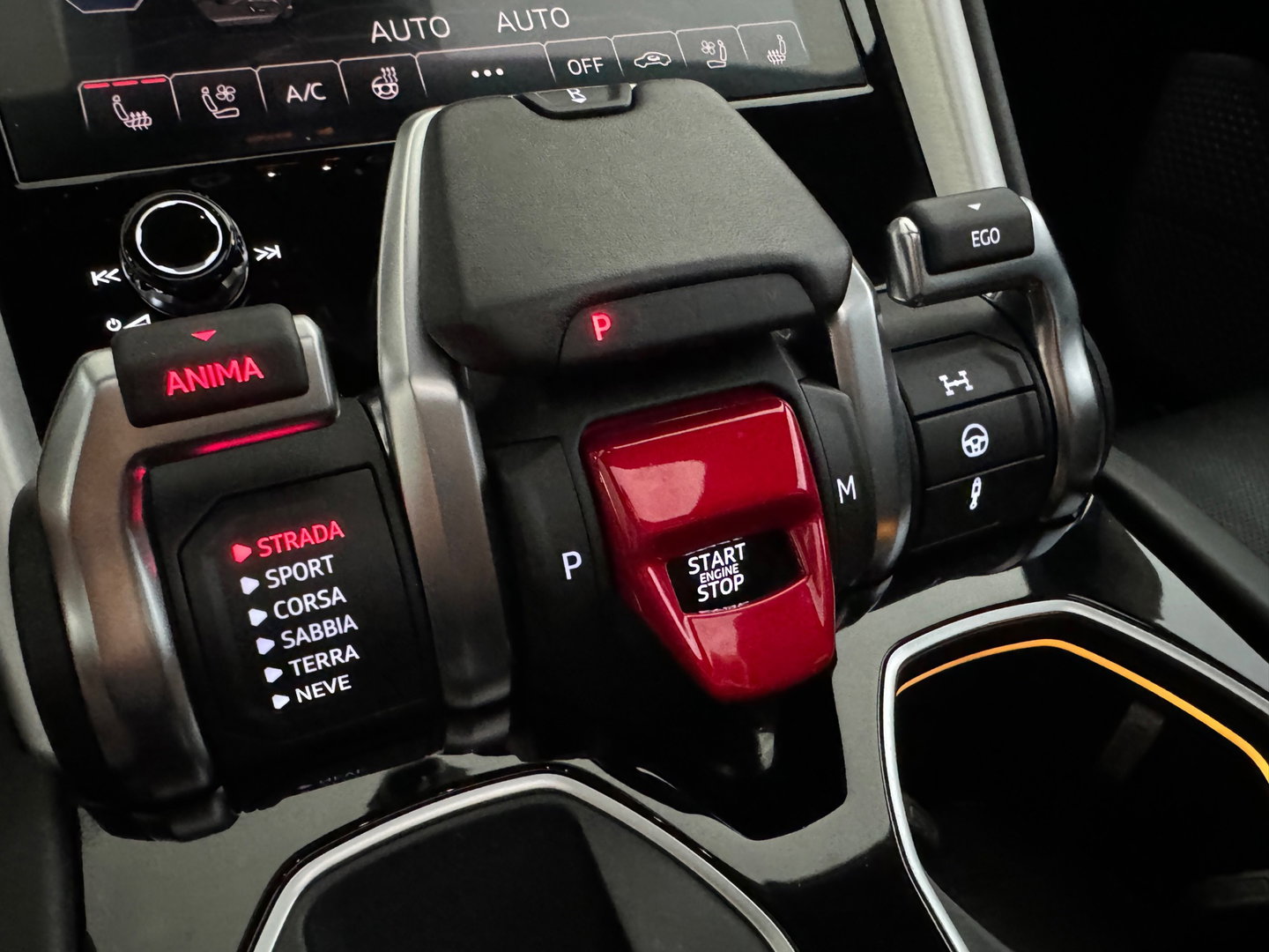 Lamborghini Urus 4.0 V8 Pano|Ceramic|Carbon|B&O 3D|Massage|Blindspot|Keyless