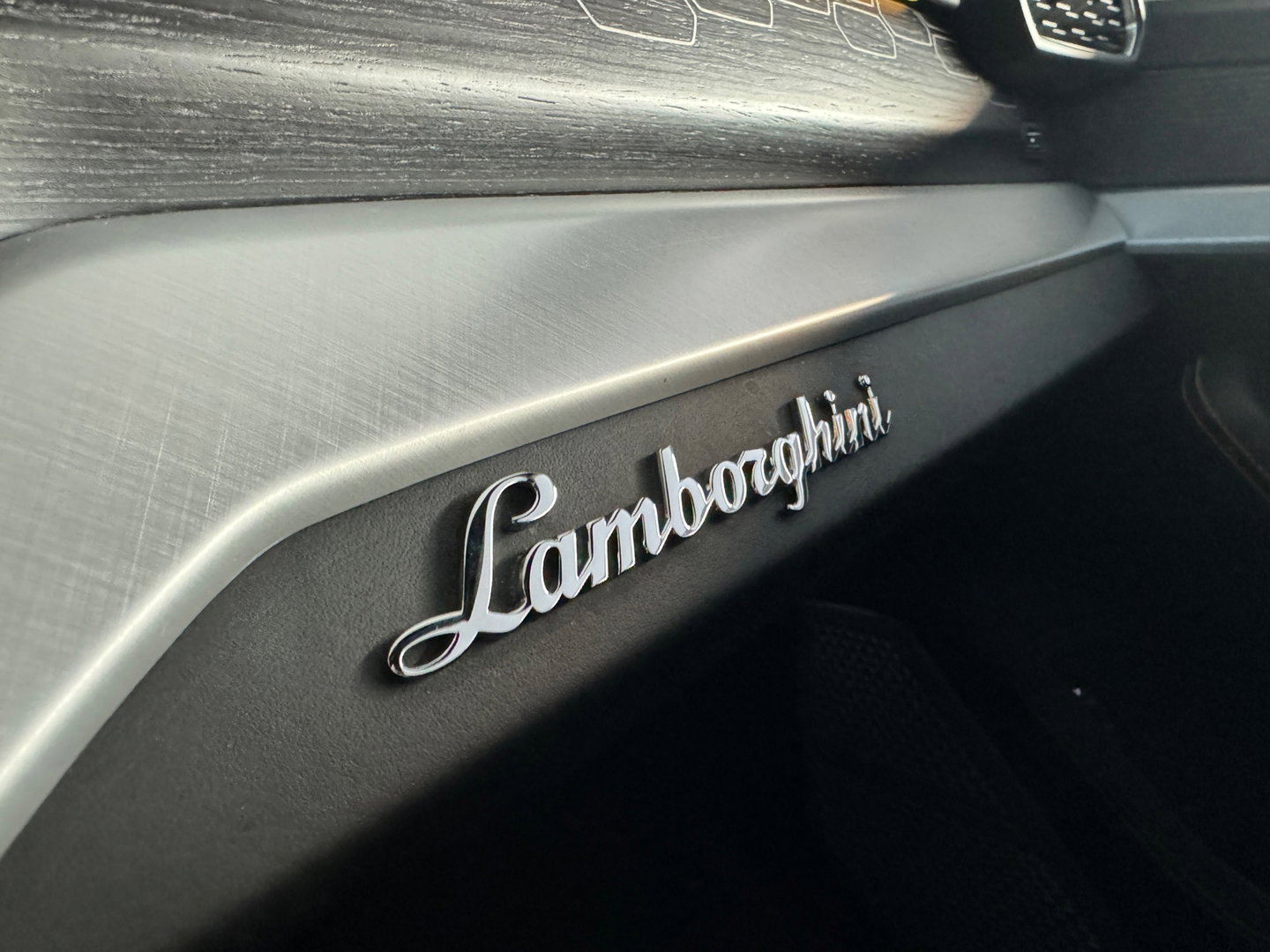 Lamborghini Urus 4.0 V8 Pano|Ceramic|Carbon|B&O 3D|Massage|Blindspot|Keyless