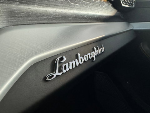 Lamborghini Urus 4.0 V8 Pano|Ceramic|Carbon|B&O 3D|Massage|Blindspot|Keyless