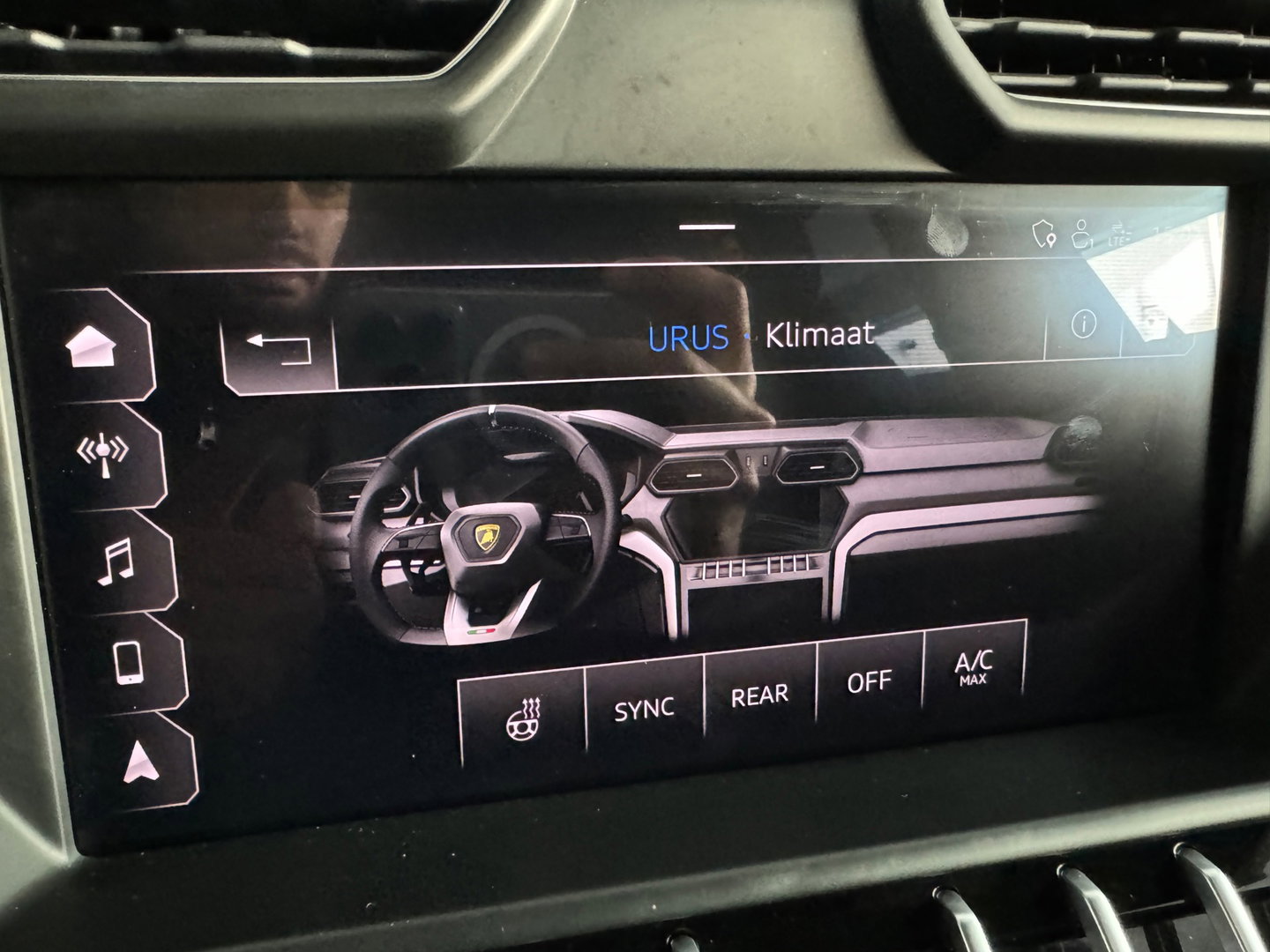 Lamborghini Urus 4.0 V8 Pano|Ceramic|Carbon|B&O 3D|Massage|Blindspot|Keyless