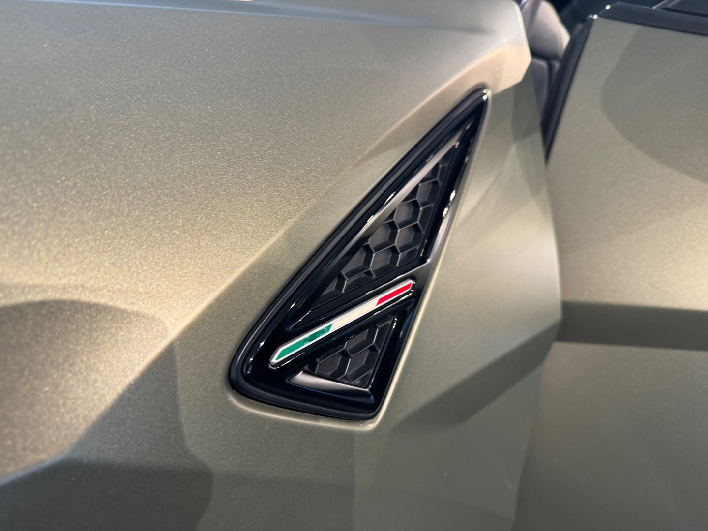 Lamborghini Urus 4.0 V8 Pano|Ceramic|Carbon|B&O 3D|Massage|Blindspot|Keyless