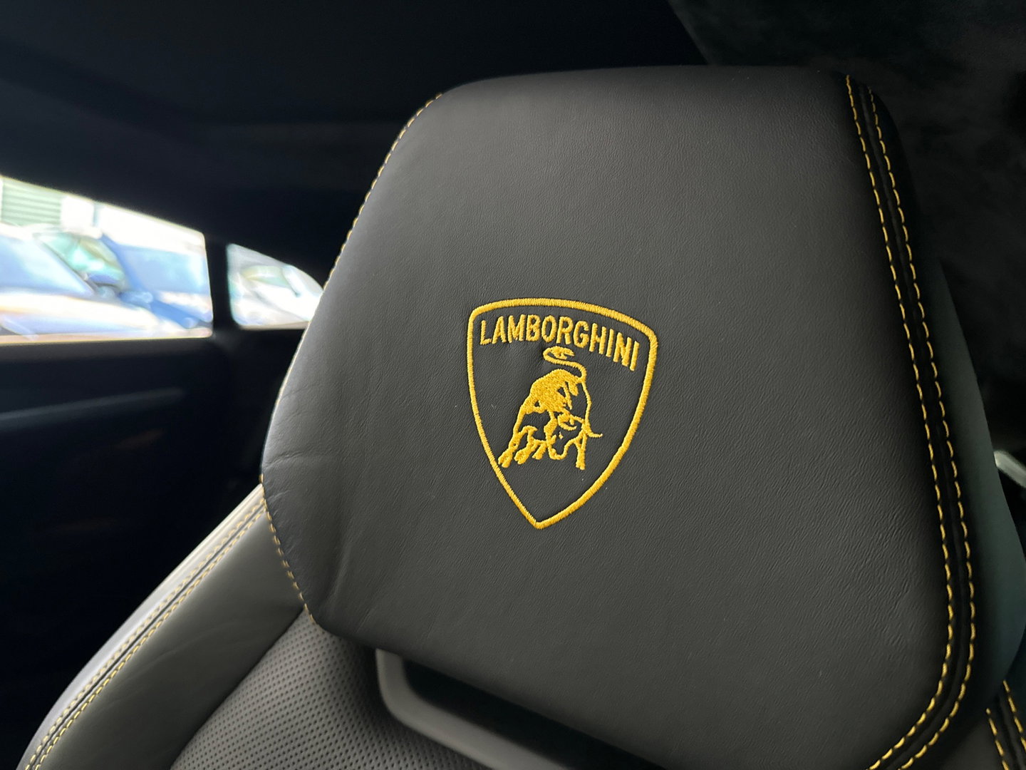 Lamborghini Urus 4.0 V8 Pano|Ceramic|Carbon|B&O 3D|Massage|Blindspot|Keyless