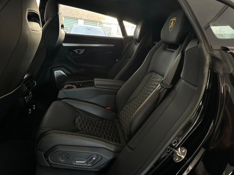 Lamborghini Urus 4.0 V8 Pano|Ceramic|Carbon|B&O 3D|Massage|Blindspot|Keyless