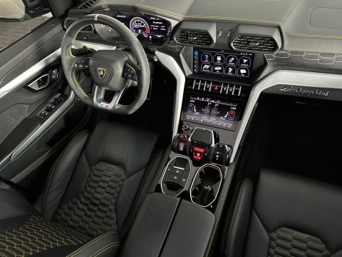 Lamborghini Urus 4.0 V8 Pano|Ceramic|Carbon|B&O 3D|Massage|Blindspot|Keyless