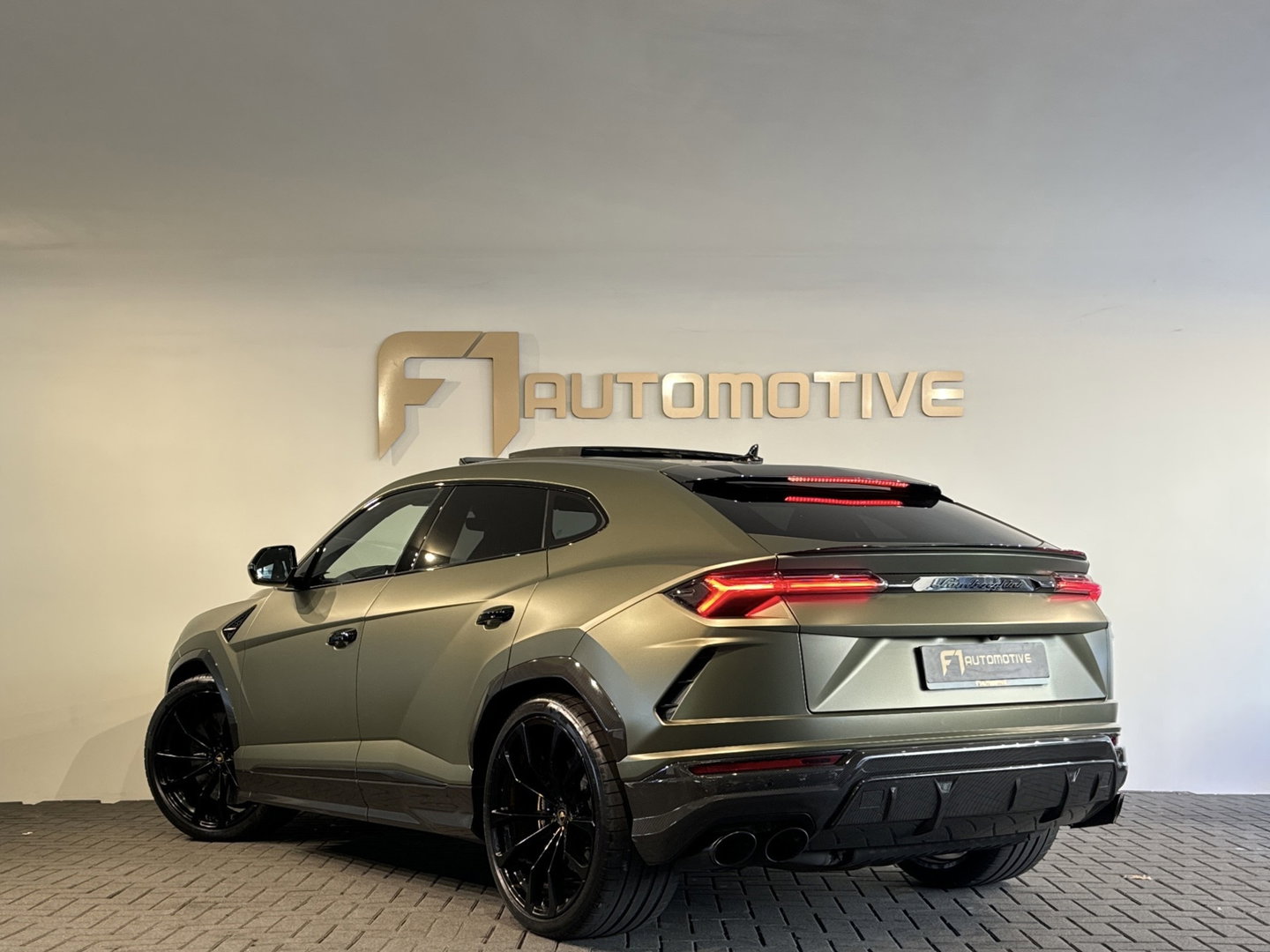 Lamborghini Urus 4.0 V8 Pano|Ceramic|Carbon|B&O 3D|Massage|Blindspot|Keyless