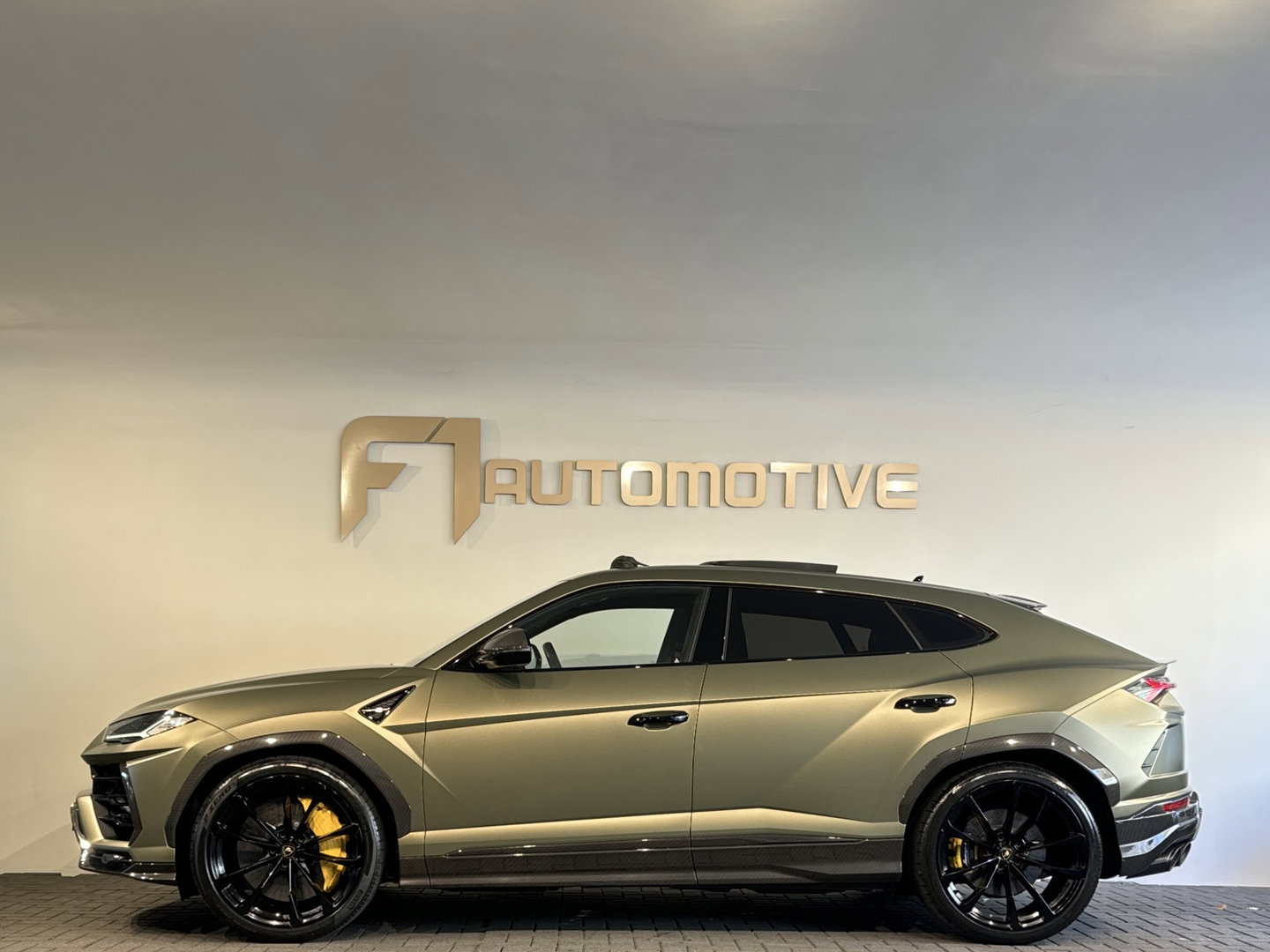 Lamborghini Urus 4.0 V8 Pano|Ceramic|Carbon|B&O 3D|Massage|Blindspot|Keyless