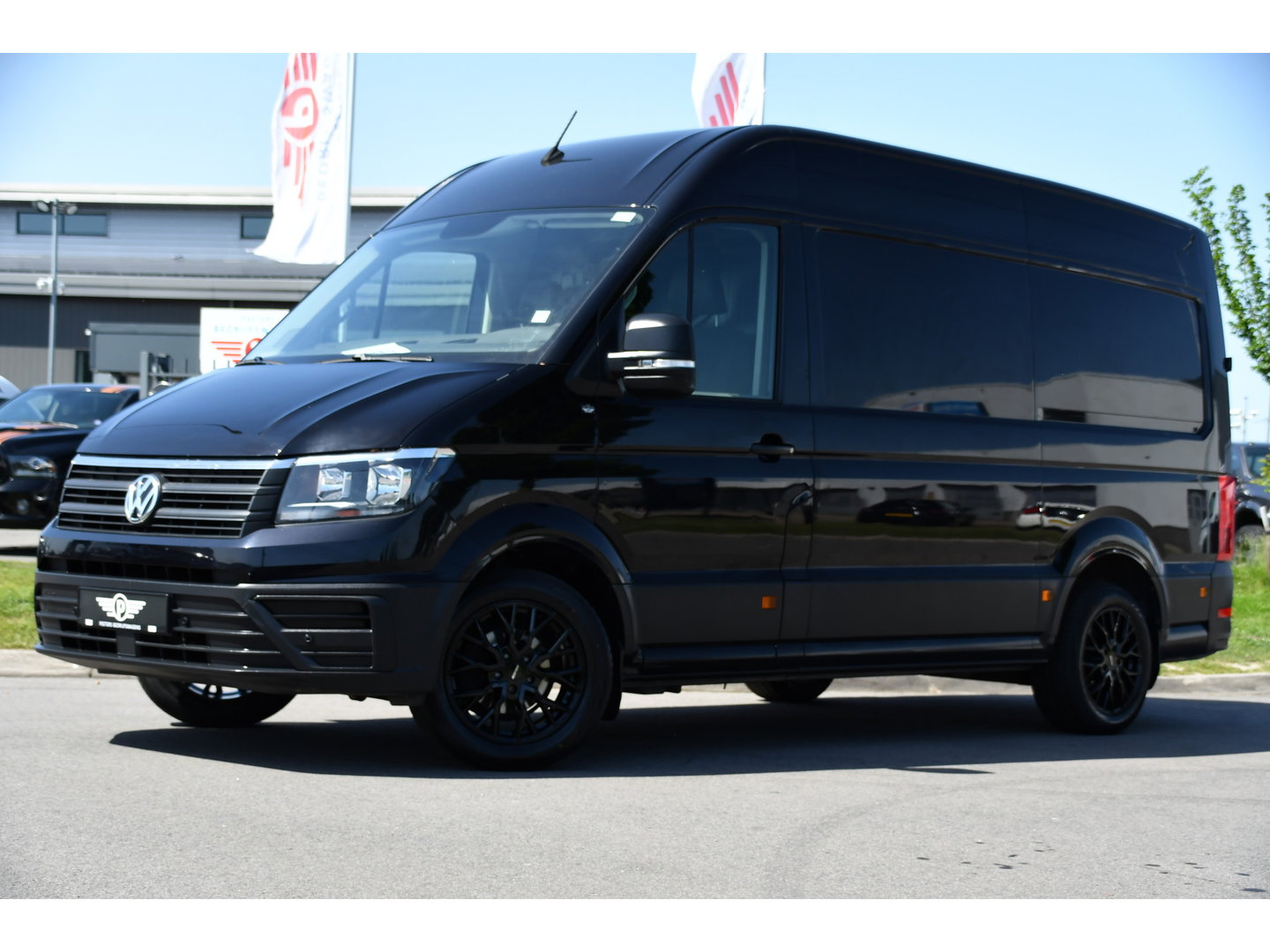 Volkswagen Crafter 35 2.0 TDI L3H3 Black Edition Camera, Cruise, Carplay, Automaat, Trekhaak, 177pk, Airco, Multimedia, Uniek!