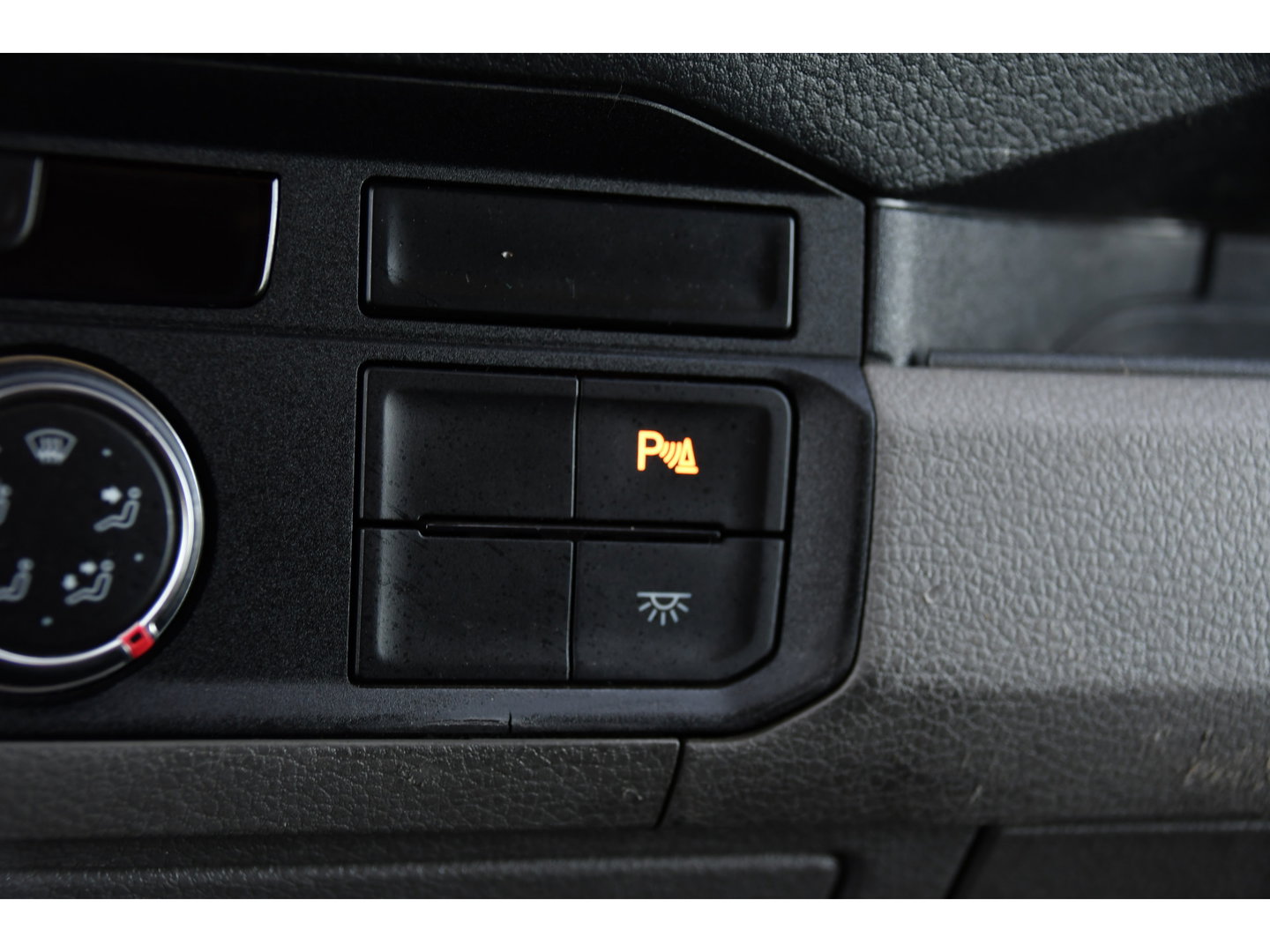 Volkswagen Crafter 35 2.0 TDI L3H3 Black Edition Camera, Cruise, Carplay, Automaat, Trekhaak, 177pk, Airco, Multimedia, Uniek!