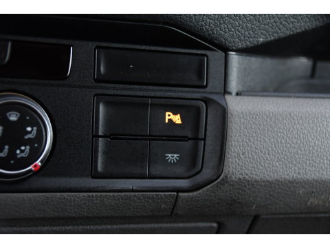 Volkswagen Crafter 35 2.0 TDI L3H3 Black Edition Camera, Cruise, Carplay, Automaat, Trekhaak, 177pk, Airco, Multimedia, Uniek!