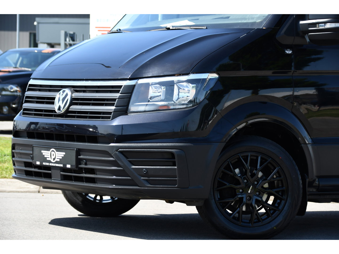 Volkswagen Crafter 35 2.0 TDI L3H3 Black Edition Camera, Cruise, Carplay, Automaat, Trekhaak, 177pk, Airco, Multimedia, Uniek!