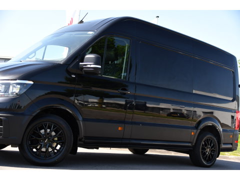 Volkswagen Crafter 35 2.0 TDI L3H3 Black Edition Camera, Cruise, Carplay, Automaat, Trekhaak, 177pk, Airco, Multimedia, Uniek!