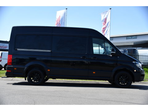 Volkswagen Crafter 35 2.0 TDI L3H3 Black Edition Camera, Cruise, Carplay, Automaat, Trekhaak, 177pk, Airco, Multimedia, Uniek!