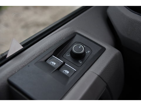 Volkswagen Crafter 35 2.0 TDI L3H3 Highline PB Edition Full Options! Adaptieve Cruise, Carplay, LED, Leder, Stoelwarming, Trekhaak, Multimedia, Uniek!