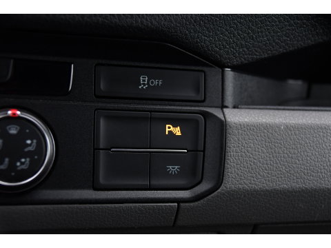 Volkswagen Crafter 35 2.0 TDI L3H3 Highline PB Edition Full Options! Adaptieve Cruise, Carplay, LED, Leder, Stoelwarming, Trekhaak, Multimedia, Uniek!