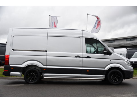 Volkswagen Crafter 35 2.0 TDI L3H3 Highline PB Edition Full Options! Adaptieve Cruise, Carplay, LED, Leder, Stoelwarming, Trekhaak, Multimedia, Uniek!