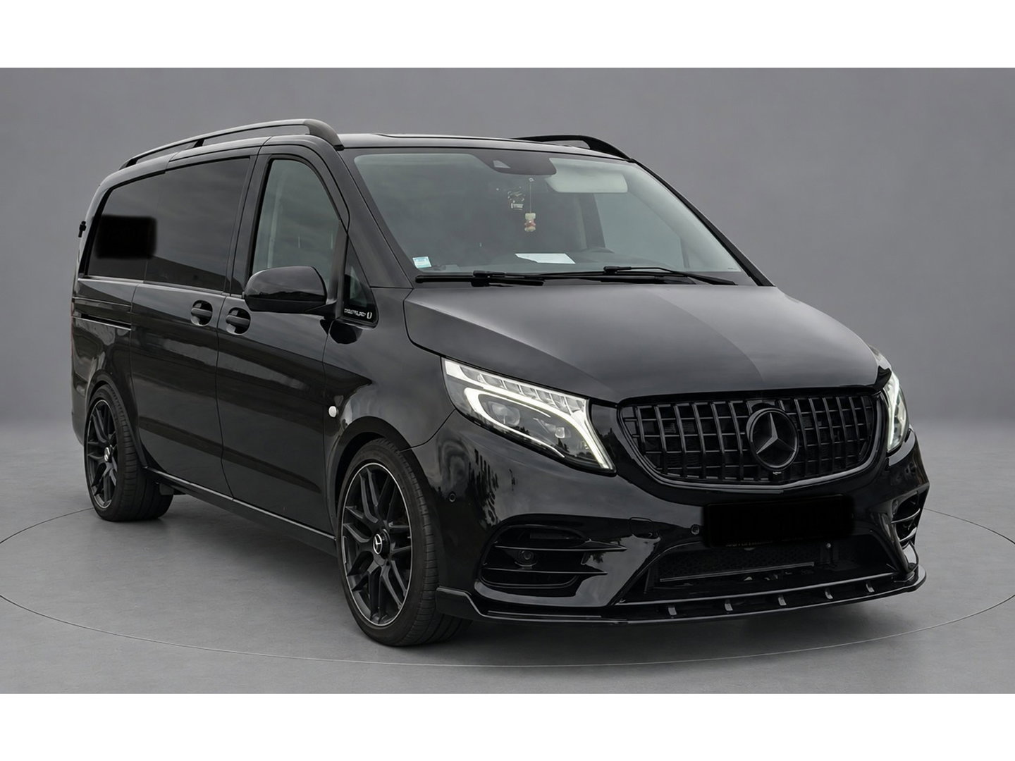Mercedes-Benz Vito 116 CDI L2 AMG Black Edition Camera, Cruise, Carplay, LED, Multiemedia, Leder, 164pk, Automaat, Trekhaak, Uniek!