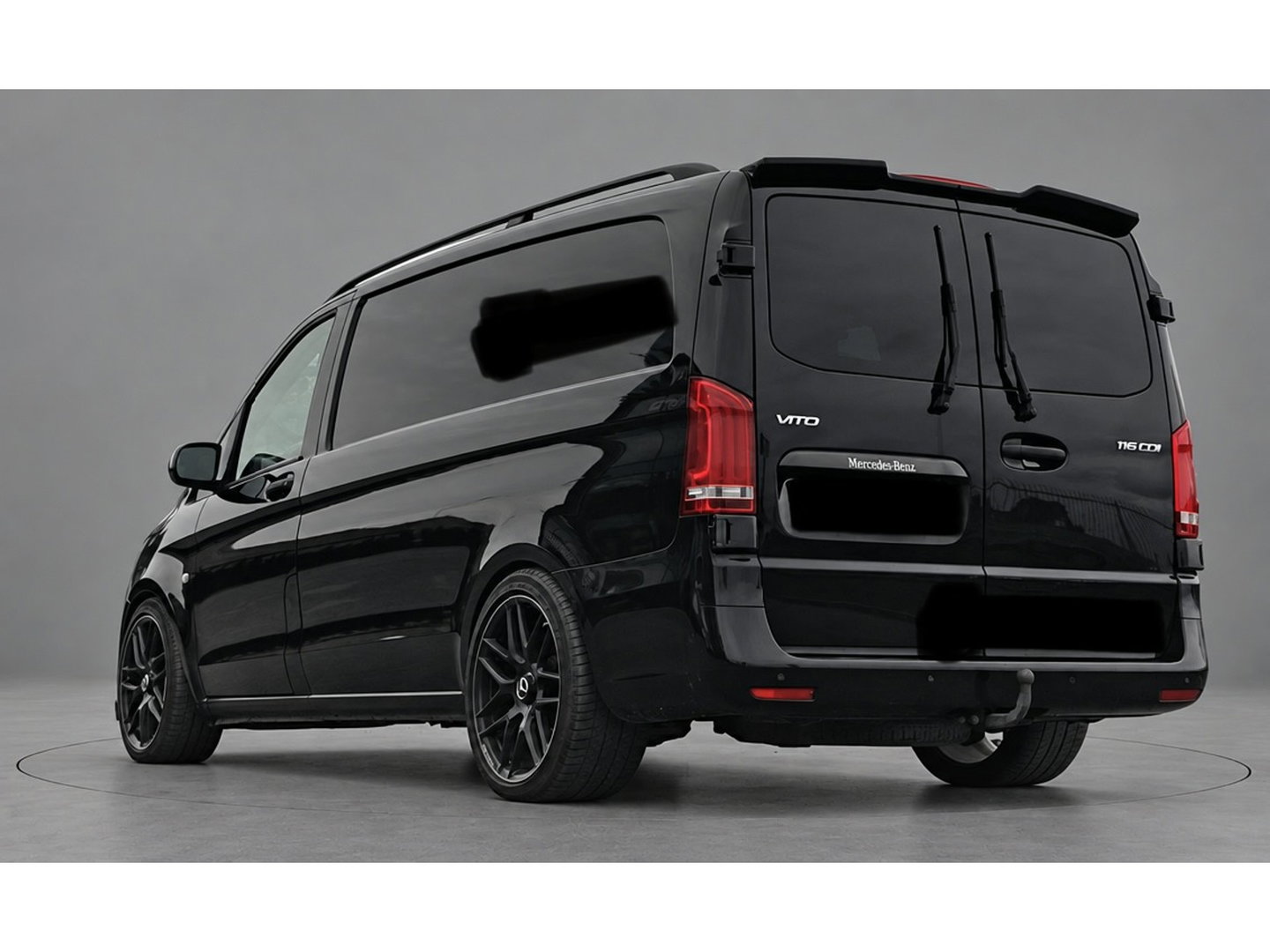 Mercedes-Benz Vito 116 CDI L2 AMG Black Edition Camera, Cruise, Carplay, LED, Multiemedia, Leder, 164pk, Automaat, Trekhaak, Uniek!