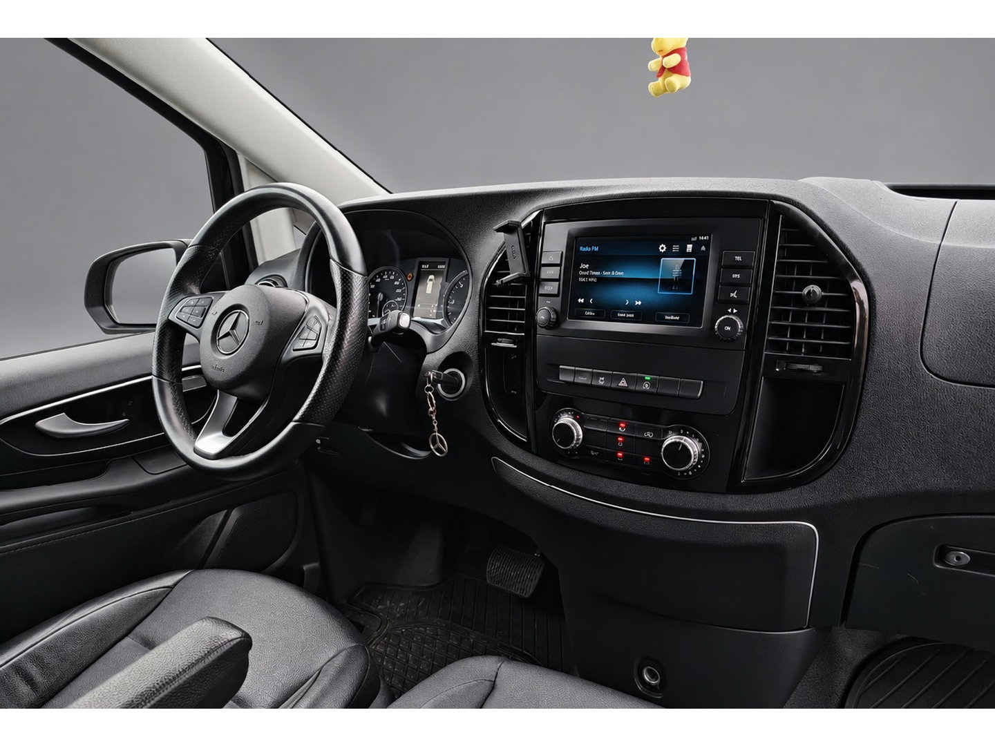 Mercedes-Benz Vito 116 CDI L2 AMG Black Edition Camera, Cruise, Carplay, LED, Multiemedia, Leder, 164pk, Automaat, Trekhaak, Uniek!