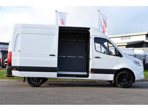 Mercedes-Benz Sprinter 319 3.0 V6 CDI L2H2 RWD AMG Edition Camera, Cruise, Carplay, 190pk, Automaat, Multimedia, LED, Stoelverwarming, Standkachel, Uniek!
