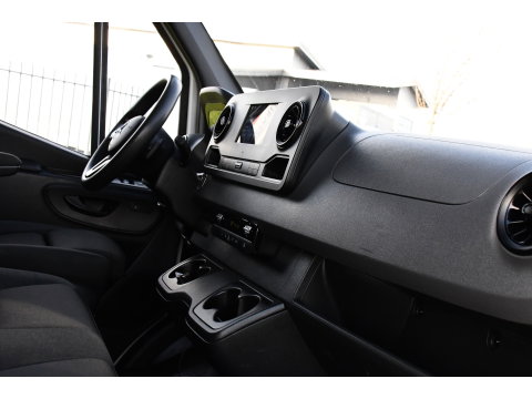 Mercedes-Benz Sprinter 319 3.0 V6 CDI L2H2 RWD AMG Edition Camera, Cruise, Carplay, 190pk, Automaat, Multimedia, LED, Stoelverwarming, Standkachel, Uniek!