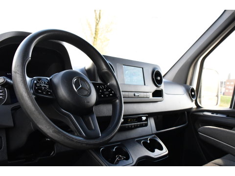 Mercedes-Benz Sprinter 319 3.0 V6 CDI L2H2 RWD AMG Edition Camera, Cruise, Carplay, 190pk, Automaat, Multimedia, LED, Stoelverwarming, Standkachel, Uniek!