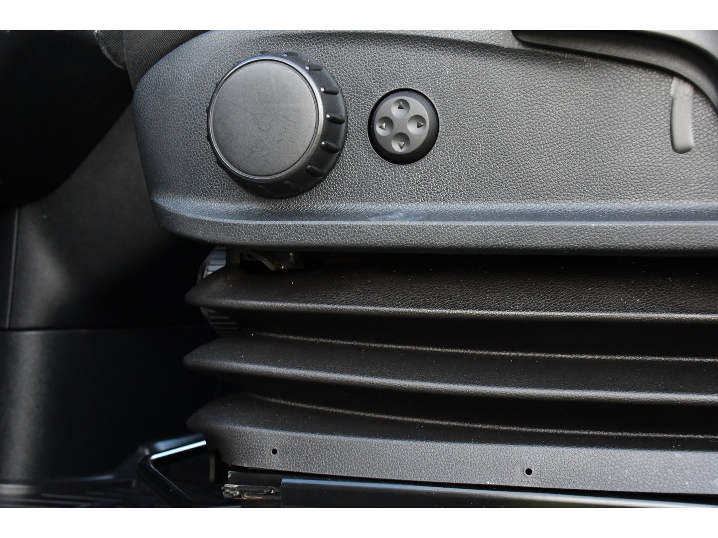Mercedes-Benz Sprinter 319 3.0 V6 CDI L2H2 RWD AMG Edition Camera, Cruise, Carplay, 190pk, Automaat, Multimedia, LED, Stoelverwarming, Standkachel, Uniek!