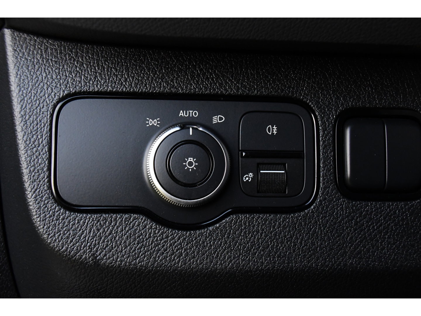 Mercedes-Benz Sprinter 319 3.0 V6 CDI L2H2 RWD AMG Edition Camera, Cruise, Carplay, 190pk, Automaat, Multimedia, LED, Stoelverwarming, Standkachel, Uniek!