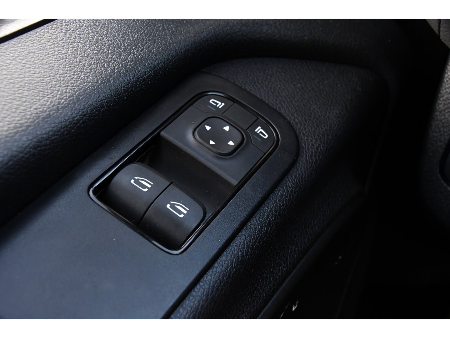Mercedes-Benz Sprinter 319 3.0 V6 CDI L2H2 RWD AMG Edition Camera, Cruise, Carplay, 190pk, Automaat, Multimedia, LED, Stoelverwarming, Standkachel, Uniek!