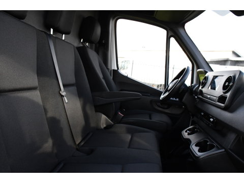 Mercedes-Benz Sprinter 319 3.0 V6 CDI L2H2 RWD AMG Edition Camera, Cruise, Carplay, 190pk, Automaat, Multimedia, LED, Stoelverwarming, Standkachel, Uniek!