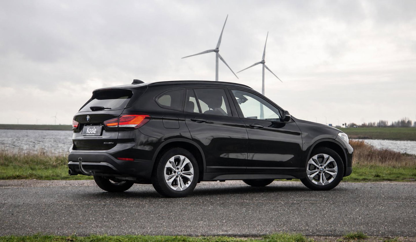 BMW X1 xDrive25e Executive TREKHAAK / CARPLAY / CAMERA / AIRCO / CRUISE CONTROLE / PHEV