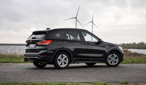 BMW X1 xDrive25e Executive TREKHAAK / CARPLAY / CAMERA / AIRCO / CRUISE CONTROLE / PHEV