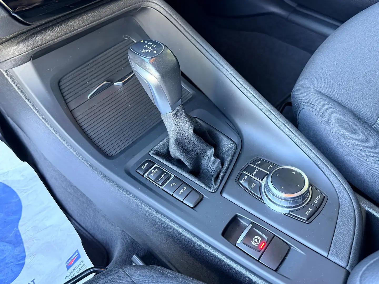 BMW X1 xDrive25e Executive TREKHAAK / CARPLAY / CAMERA / AIRCO / CRUISE CONTROLE / PHEV