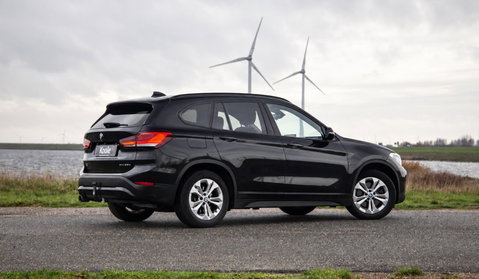 BMW X1 xDrive25e Executive TREKHAAK / CARPLAY / CAMERA / AIRCO / CRUISE CONTROLE / PHEV