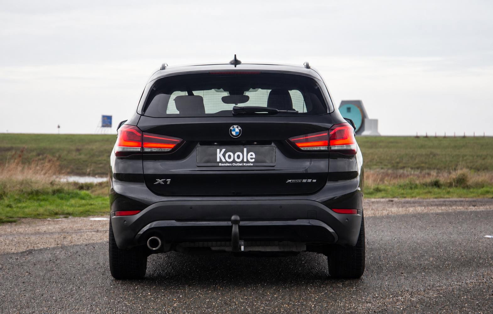 BMW X1 xDrive25e Executive TREKHAAK / CARPLAY / CAMERA / AIRCO / CRUISE CONTROLE / PHEV
