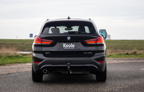 BMW X1 xDrive25e Executive TREKHAAK / CARPLAY / CAMERA / AIRCO / CRUISE CONTROLE / PHEV