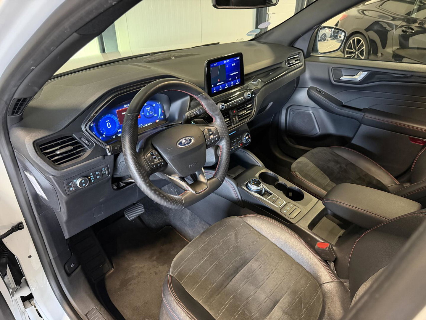 Ford Kuga 2.5 PHEV ST-Line X Pano Trekhaak Virtual Camera