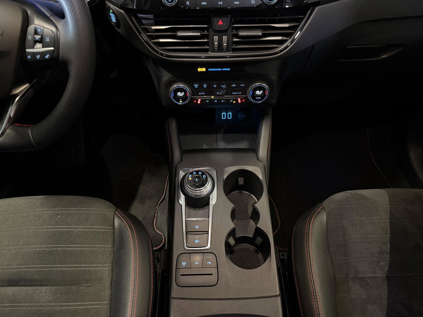 Ford Kuga 2.5 PHEV ST-Line X Pano Trekhaak Virtual Camera