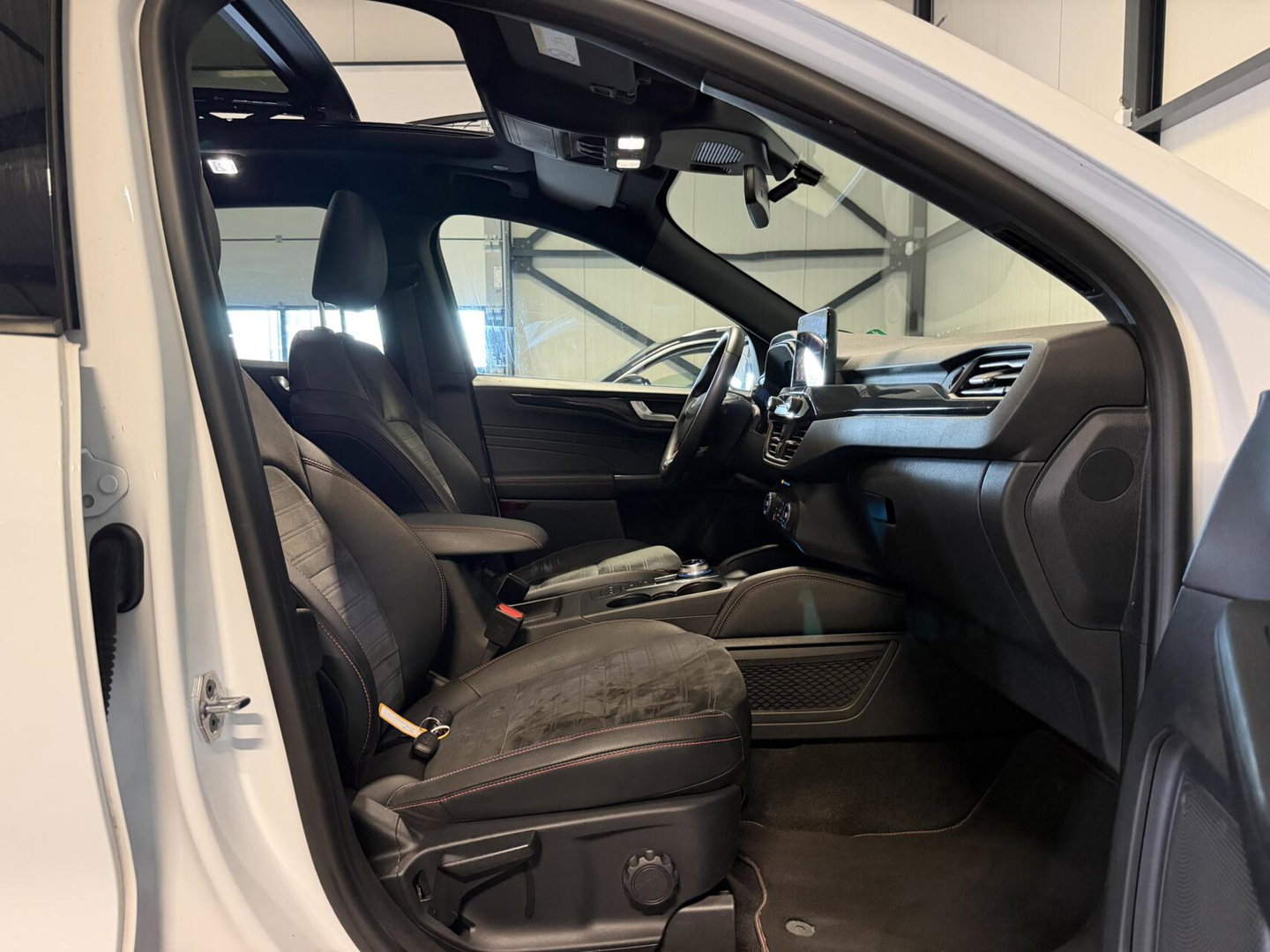 Ford Kuga 2.5 PHEV ST-Line X Pano Trekhaak Virtual Camera