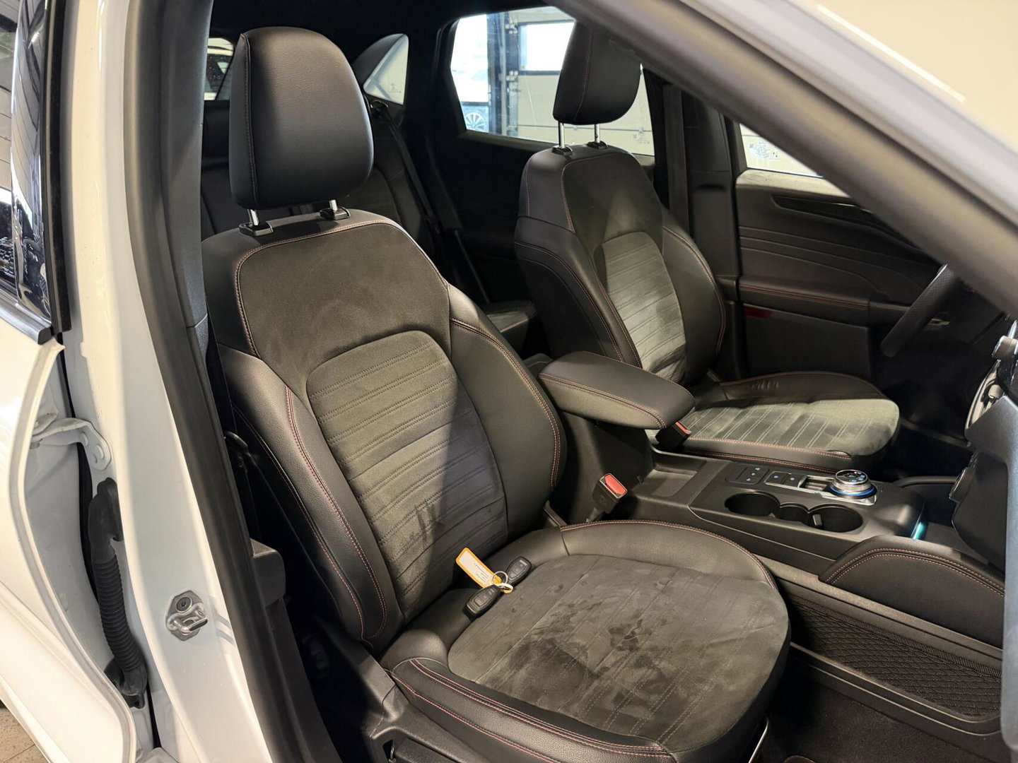 Ford Kuga 2.5 PHEV ST-Line X Pano Trekhaak Virtual Camera