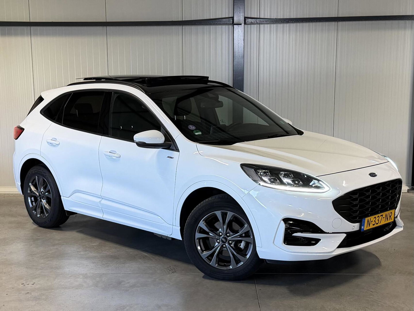 Ford Kuga 2.5 PHEV ST-Line X Pano Trekhaak Virtual Camera