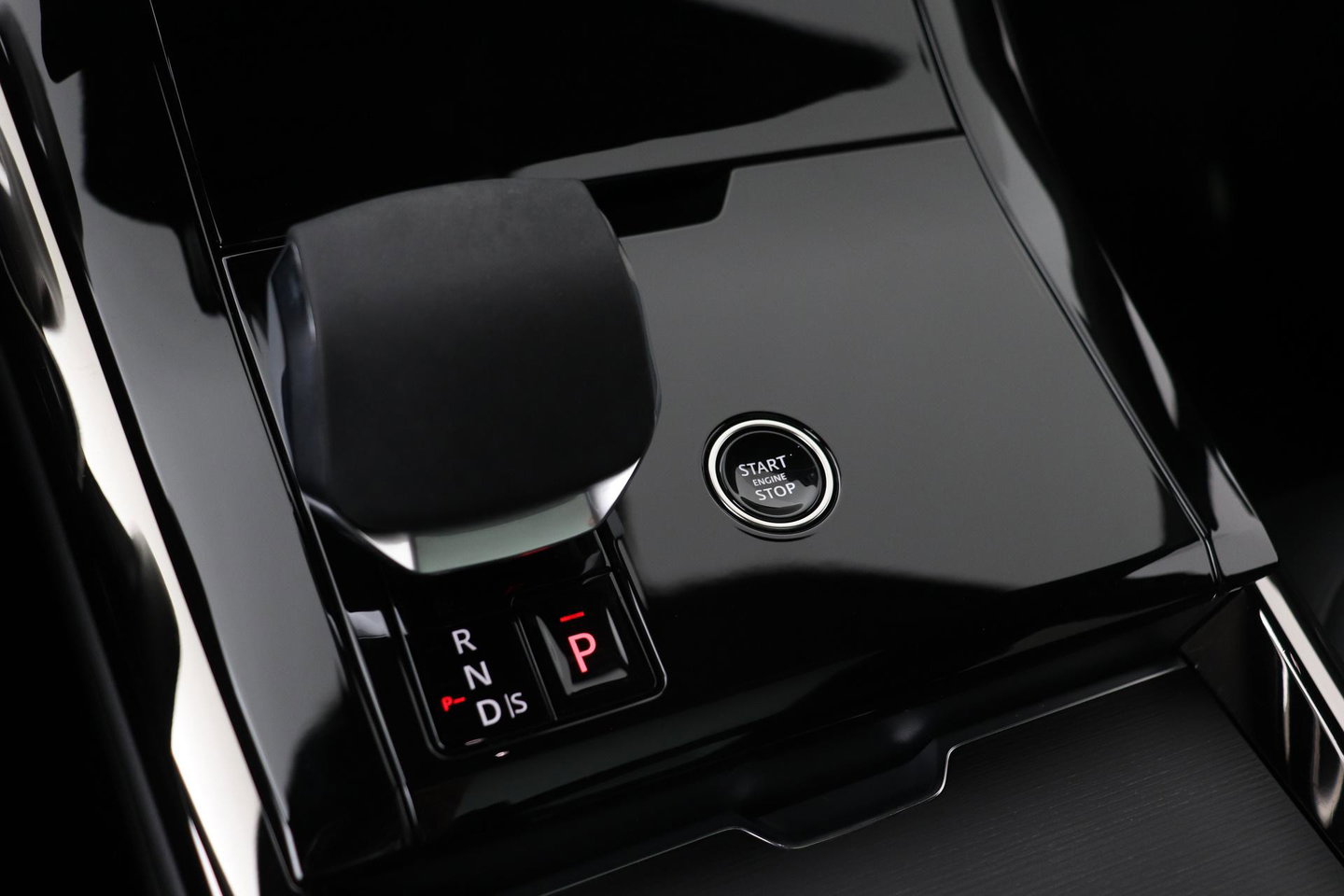 Land Rover Range Rover Sport P550e Autobiography | 23 Inch | Meridian 3D Surround | ClearSight | Koelbox | Trekhaak | Massage+Ventilatie