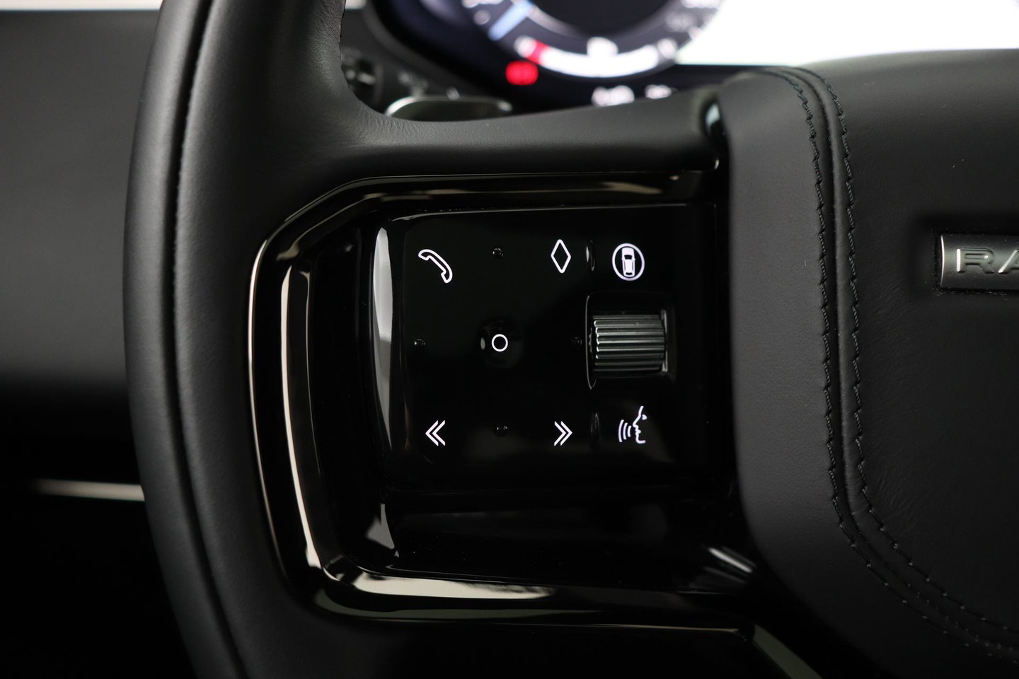 Land Rover Range Rover Sport P550e Autobiography | 23 Inch | Meridian 3D Surround | ClearSight | Koelbox | Trekhaak | Massage+Ventilatie