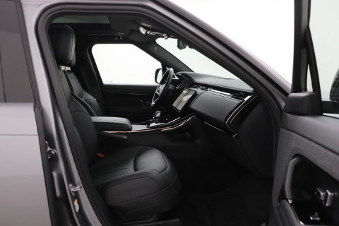 Land Rover Range Rover Sport P550e Autobiography | 23 Inch | Meridian 3D Surround | ClearSight | Koelbox | Trekhaak | Massage+Ventilatie