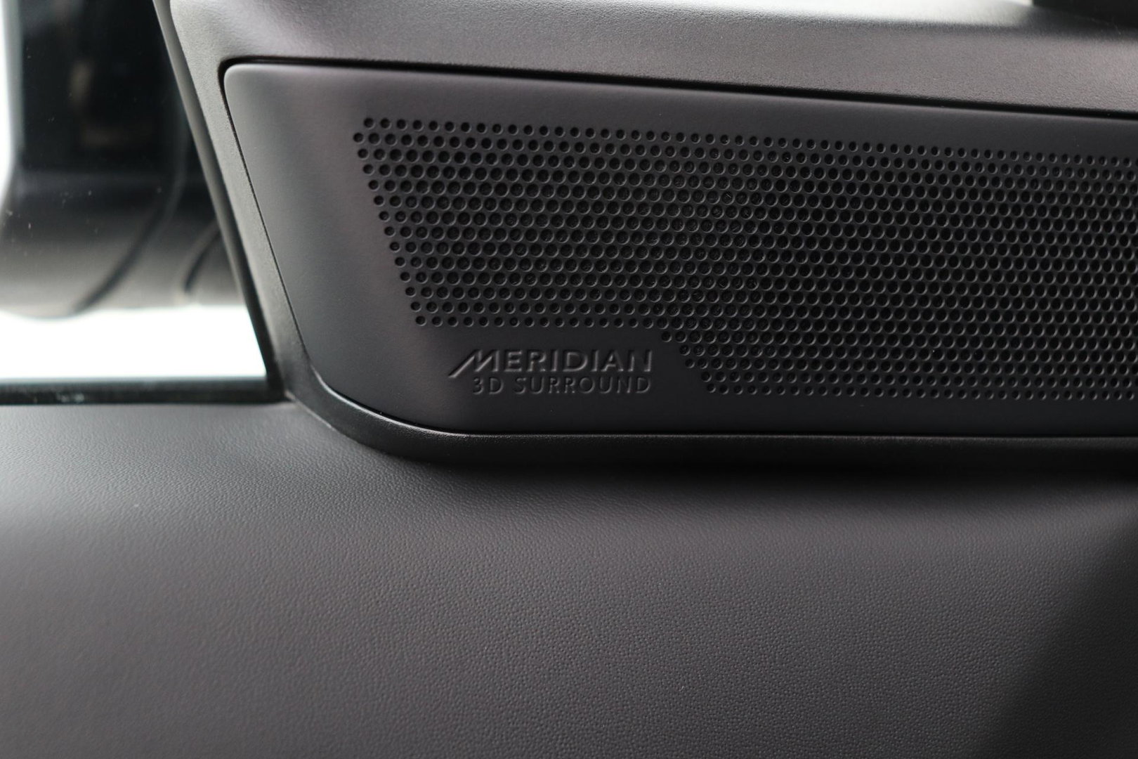 Land Rover Range Rover Sport P550e Autobiography | 23 Inch | Meridian 3D Surround | ClearSight | Koelbox | Trekhaak | Massage+Ventilatie