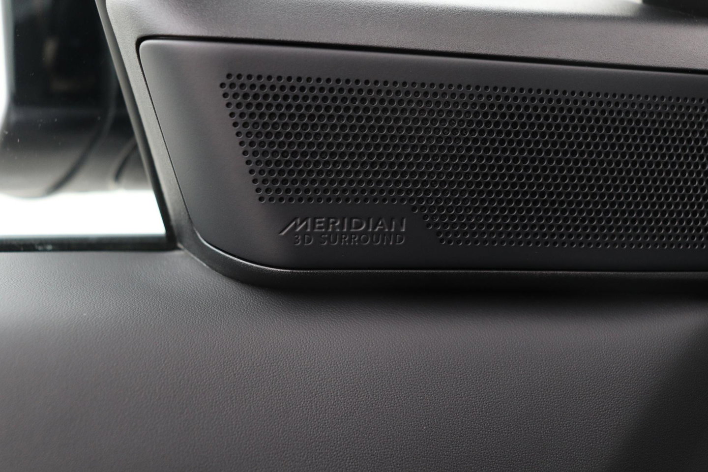 Land Rover Range Rover Sport P550e Autobiography | 23 Inch | Meridian 3D Surround | ClearSight | Koelbox | Trekhaak | Massage+Ventilatie