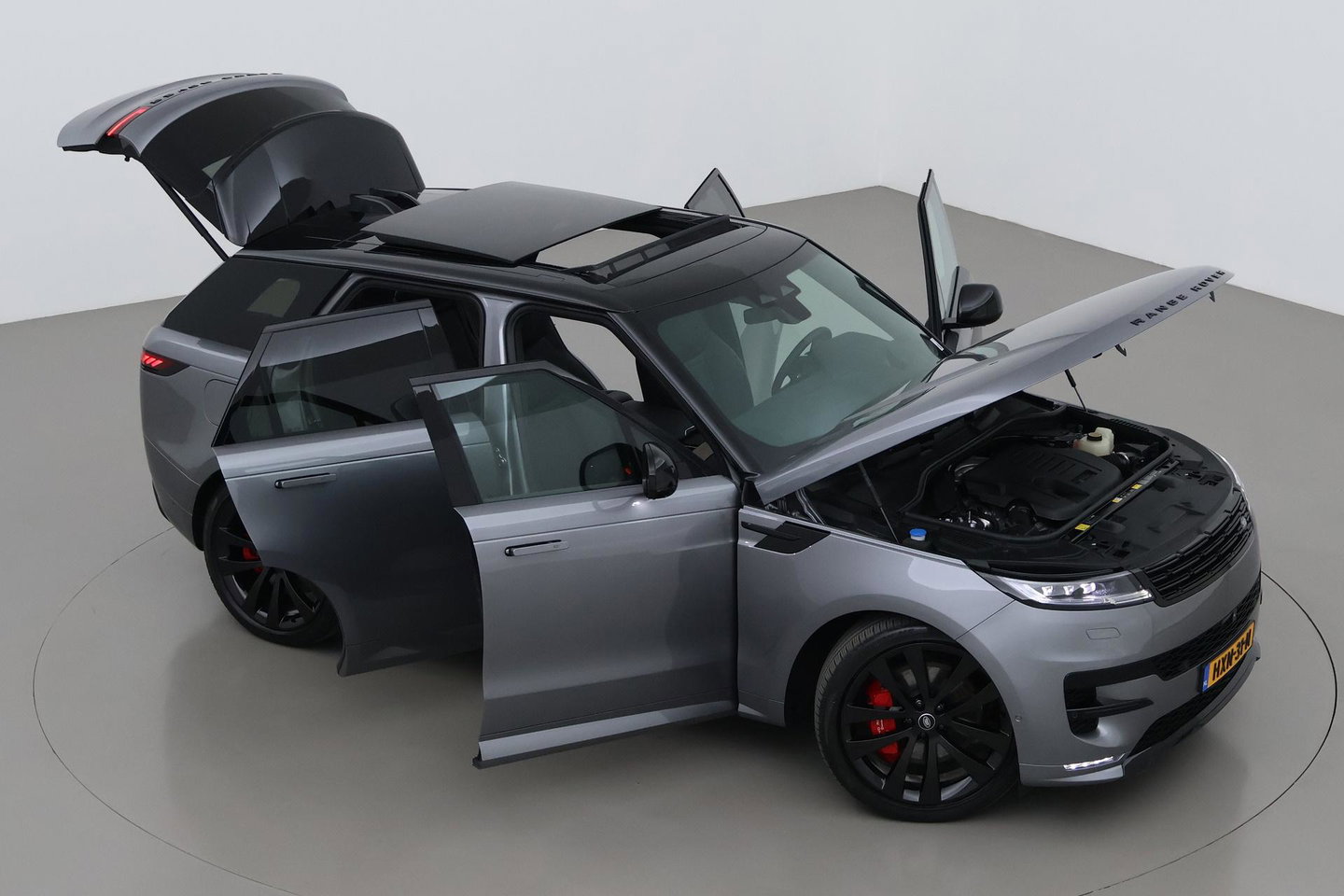 Land Rover Range Rover Sport P550e Autobiography | 23 Inch | Meridian 3D Surround | ClearSight | Koelbox | Trekhaak | Massage+Ventilatie