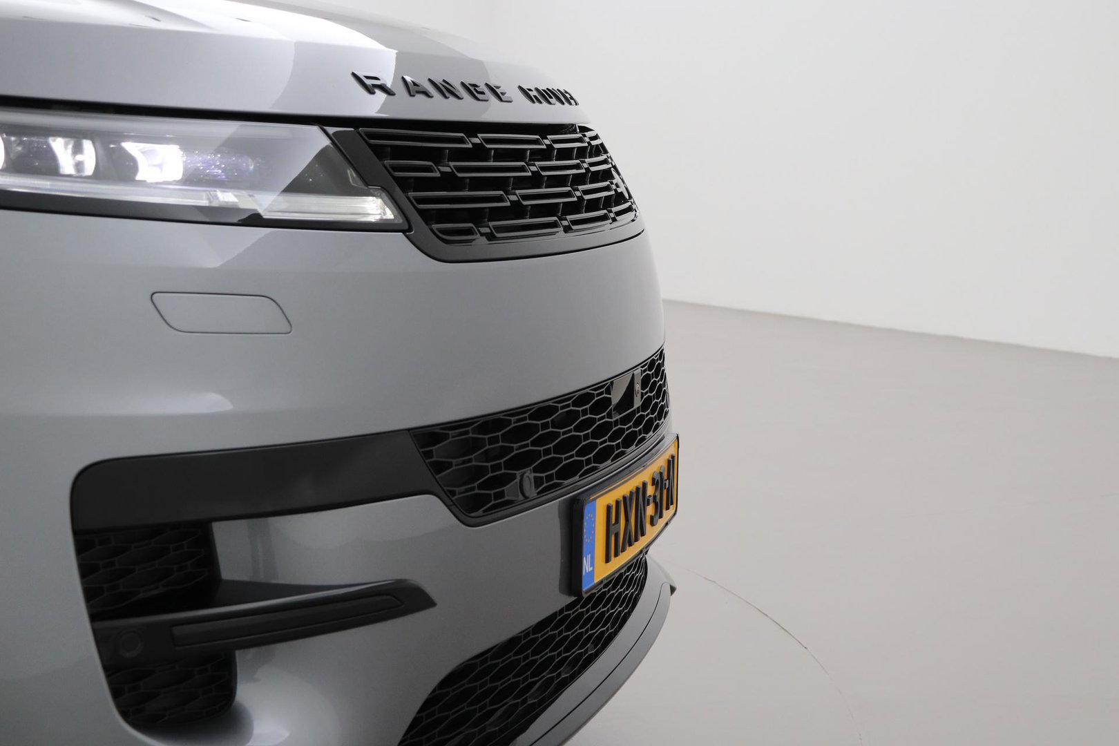 Land Rover Range Rover Sport P550e Autobiography | 23 Inch | Meridian 3D Surround | ClearSight | Koelbox | Trekhaak | Massage+Ventilatie