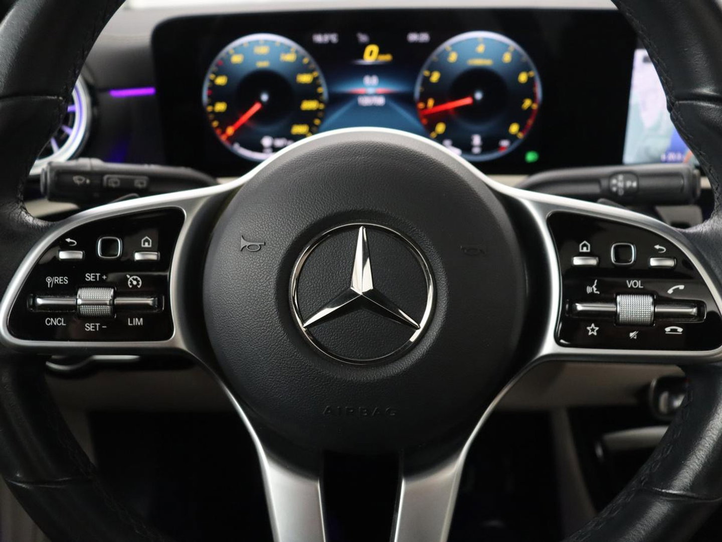 Mercedes-Benz CLA-Klasse Shooting Brake 200 Luxury Line