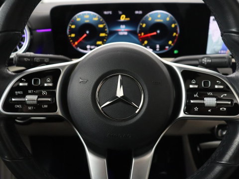 Mercedes-Benz CLA-Klasse Shooting Brake 200 Luxury Line