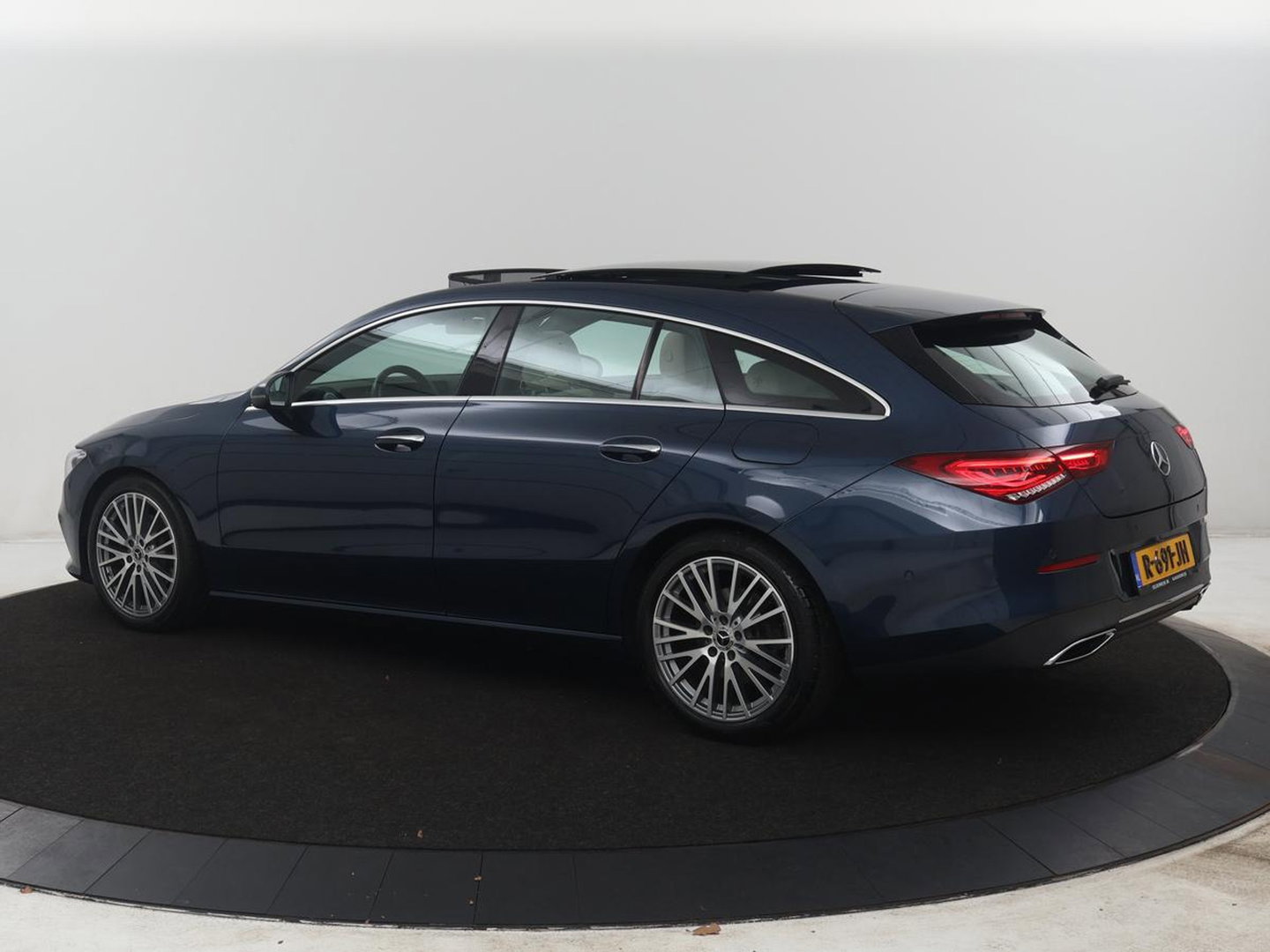 Mercedes-Benz CLA-Klasse Shooting Brake 200 Luxury Line